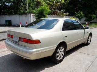 TOYOTA CAMRY 2.0 SEG  AUTOปี 1999 พร้อมติดแก๊ส LPG ขายถูก จัดไฟแนนซ์ได้ T.086-527-9533