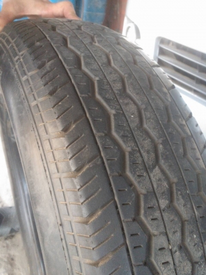 ยางถอดจากรถตู้  บริดสโตน 195 R15  500บาท 0890671028