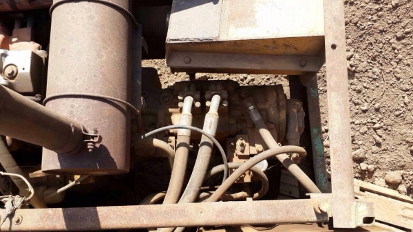 ขายรถแบ็คโฮ KOMATSU PC 200 รุ่น 5 คอนโทรลสั้น ใบแทรค 80 เครื่องปั๊มเดิม ไฟฟ้าตัด เอกสารสัญญาซื้อขาย