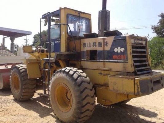 ขายรถตัก KOMATSU WA300-1 สภาพเดิมๆ ตามรุ่น เอกสารสัญญาซื้อขายตามกฎหมาย