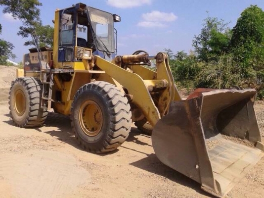 ขายรถตัก KOMATSU WA300-1 สภาพเดิมๆ ตามรุ่น เอกสารสัญญาซื้อขายตามกฎหมาย