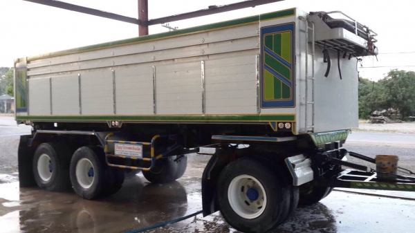 ขายลูกพ่วงกระบะมิเนียมอู่ปัญญา 3 เพลา ยาว 6.80 เมตร รถสวยพร้อมใช้งาน