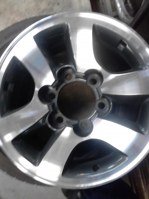 แม๊กขอบ  15   ขนาด  6 รู  ชุด 4 ใบ สวยๆ  TEL.081-427-3941