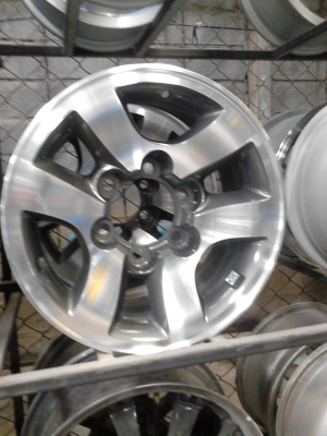 แม๊กขอบ  15   ขนาด  6 รู  ชุด 4 ใบ สวยๆ  TEL.081-427-3941