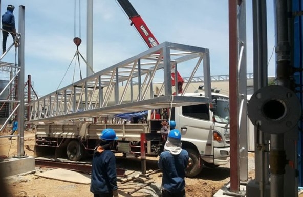 มหานคร เครน ทรานสปอร์ต ให้เช่ารถเครน รถบรรทุกติดเครน(รถเฮี๊ยบ) ในราคาที่ถูกและเป็นกันเอง ยินดีให้บริการงานทั่วประเทศ  รายวัน &ndash; รายเดือน