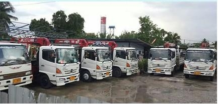 มหานคร เครน ทรานสปอร์ต ให้เช่ารถเครน รถบรรทุกติดเครน(รถเฮี๊ยบ) ในราคาที่ถูกและเป็นกันเอง ยินดีให้บริการงานทั่วประเทศ  รายวัน &ndash; รายเดือน