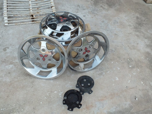 ขายฝาครอบเก่าญี่ปุ่นครับ ขอบ16