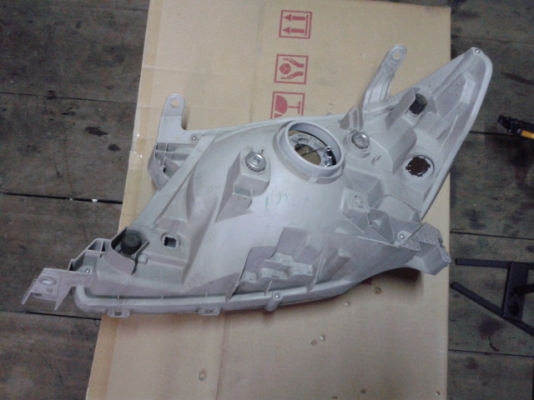 ขายไฟหน้า vigo ข้างขวาแท้ 900 บาท