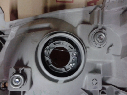 ขายไฟหน้า vigo ข้างขวาแท้ 900 บาท