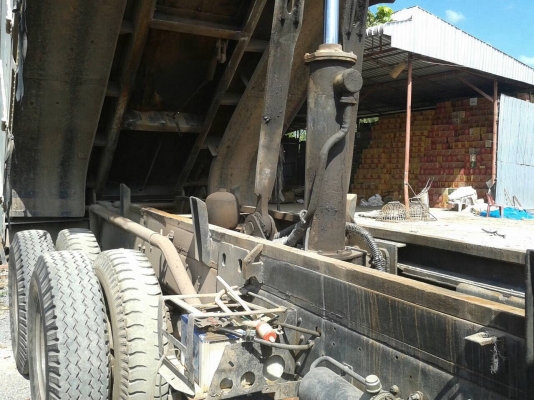 ขายรถสวย HINO F17 ดั้ม 2 เพลา คัสซีสวยจัด วางเครื่อง HO7C 180 แรงม้า เกียร์ HO เพาวเวอร์ เบรคลมดัน แอร์เย็น ยางใหม่ทั้ง 10 เส้น ทะเบียนพร้อมโอนครับ