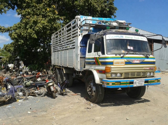 ขายรถสวย HINO F17 ดั้ม 2 เพลา คัสซีสวยจัด วางเครื่อง HO7C 180 แรงม้า เกียร์ HO เพาวเวอร์ เบรคลมดัน แอร์เย็น ยางใหม่ทั้ง 10 เส้น ทะเบียนพร้อมโอนครับ