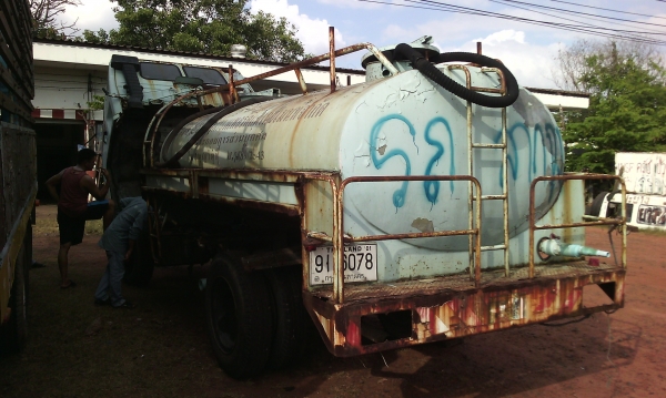 ขายด่วนรถ6ล้อFSRเครือง195แรงรถบรรทุกนํ้าบรรจุ6000ลิตร ขายด่วนรถ6ล้อFSRเครือง195แรงรถบรรทุกนํ้าบรรจุ6000ลิตร