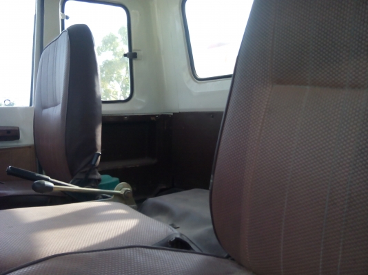 ขาย 6 ล้อติดเฮี๊ยบ 5 ตัน กระบะยาว 6 เมตร เครื่อง HINO 168 แรง