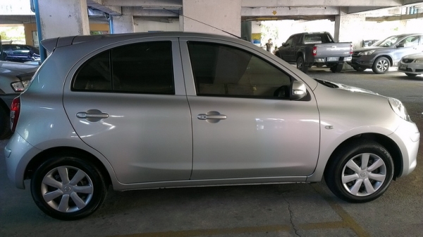 ปี2013รุ่น1.2ELป้ายแดง99.99 ไมล์20,900km มือเดียวครับ