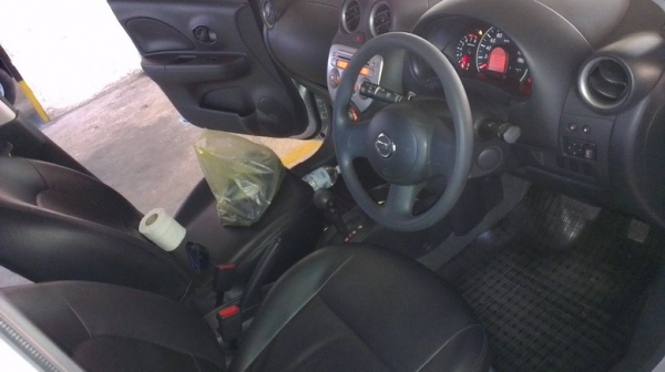 ปี2013รุ่น1.2ELป้ายแดง99.99 ไมล์20,900km มือเดียวครับ