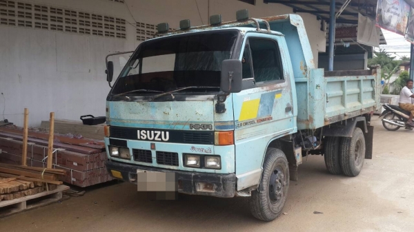 ISUZU NKR
