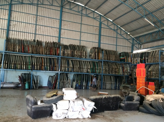 แสงฟ้าเต้นรถ///จำหน่ายประตูนอกทุกรุ่น ราคาพิเศษ