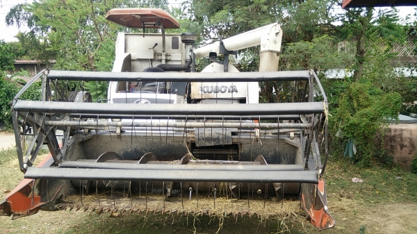 ด่วน!ขายรถเกี่ยวข้าว คูโบต้า Dc95Gm ราคา 479000 บาท มีเล่มทะเบียน