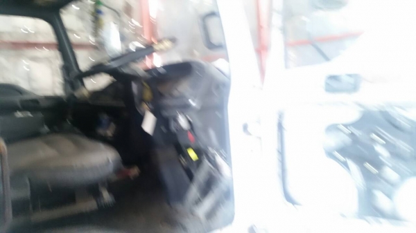 เฮีย ประเสร็จ พานทอง มัดจำ 20,000 บาท รับรถวันที่ 28/11/57 ขายด่วนครับ ISUZU FTR 33 เครื่อง 6HH1 195 แรง ปี41 ตู้ 10 บาน  ติดแก๊ส NGV รถสวยพร้อมใช้ ครับ