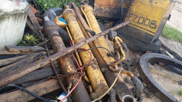 ขายด่วน กระบอกอาม+ กระบอกบุ่งกี๋+ กระบอกยก CATE200B ขายด่วน กระบอกอาม+ กระบอกบุ่งกี๋+ กระบอกยก CATE200B