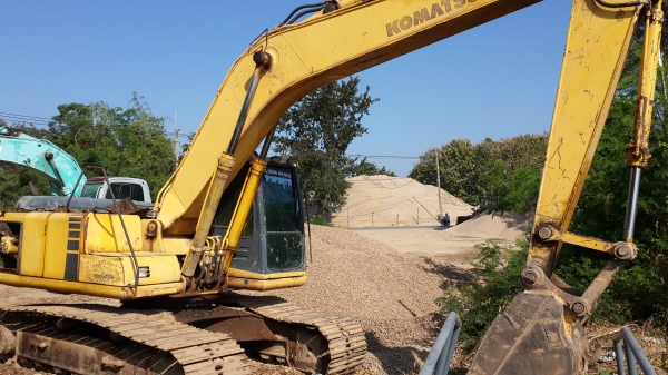 ขายด่วนแบคโฮKOMATSUPC200-6เอกสารเล่มทะเบียนไฟฟ้าตัดราคาโทร0843923995