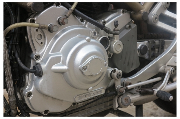 ------------ Ducati M900 ------------------ ------------ Ducati M900 ------------------