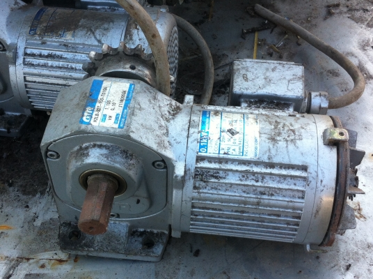 มอเตอร์เกียร์ทดเอาเพลาออกด้านข้างสองข้าง  NISSEI จากญี่ปุ่น ขนาด0.1 KW.