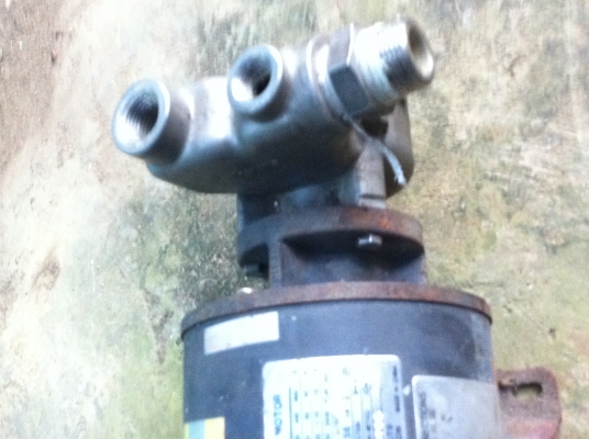 ปํ้มน้าสแตนเลส TOSHIBA ขนาด 1 นิ้ว 0.56 KW. แรงรีดน้ำได้แรงดันที่สูง ปํ้มน้าสแตนเลส TOSHIBA ขนาด 1 นิ้ว 0.56 KW. แรงรีดน้ำได้แรงดันที่สูง