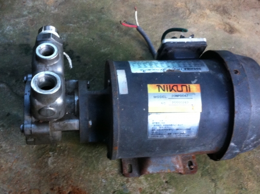 ปํ้มน้าสแตนเลส TOSHIBA ขนาด 1 นิ้ว 0.56 KW. แรงรีดน้ำได้แรงดันที่สูง