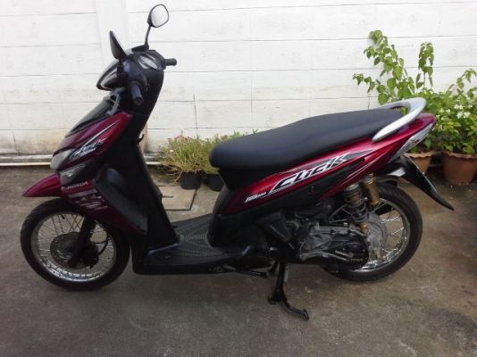 ขายฮอนด้าคลิกสีแดงแก้ว ขายฮอนด้าคลิกสีแดงแก้ว