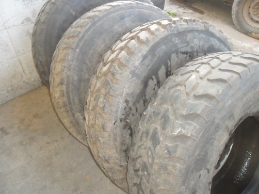 มาใหม่วันนี้ ยาง 37x12.50R16.5 GoodYear USA. สวยๆ 4 เส้น ราคา 6700 บาท