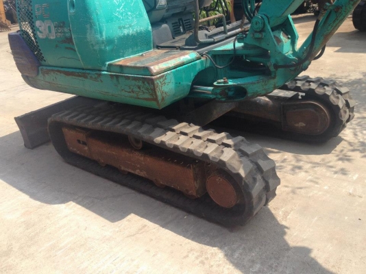 KOMATSU PC30-7