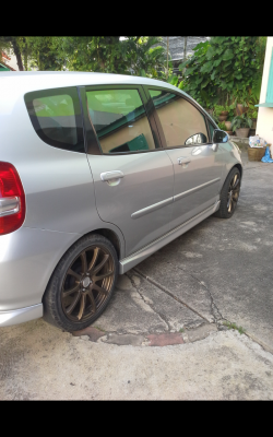 ขาย HONDA JAZZ ปี2004 เครื่อง1.5 IDSI เกียร์ออโต้ เพาเวอร์ เครื่องดี ช่วงล่างดี สีดี เครื่องเล่นCD แมก17" ขาย HONDA JAZZ ปี2004 เครื่อง1.5 IDSI เกียร์ออโต้ เพาเวอร์ เครื่องดี ช่วงล่างดี สีดี เครื่องเล่นCD แมก17"