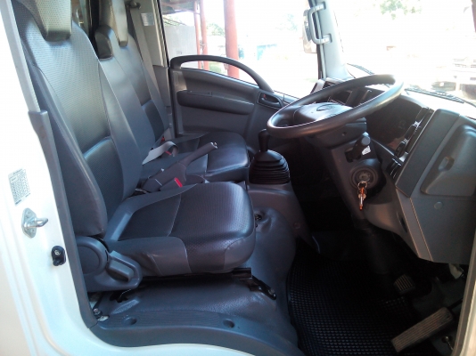 6 ล้อกลาง  *Euro.3*  ISUZU  NMR  130  แรงม้า *คอมมอนเรว*  * ยาว 4.30 ม. *  รถห้างแท้  *  มีเล่มพร้อม  *  วิ่ง 20,000 โลแท้ๆ *