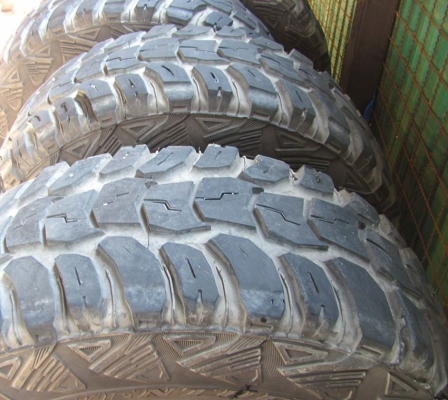 ขายยางKUMHO 32 /11.5/15 ปี30/11 พร้อมแม็กซ์ ออฟ-28 ชุดละ 12,000 บาท