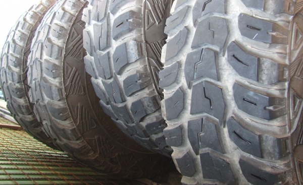 ขายยางKUMHO 32 /11.5/15 ปี30/11 พร้อมแม็กซ์ ออฟ-28 ชุดละ 12,000 บาท