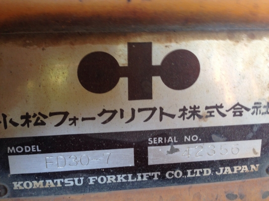 KOMATSU FD 30-7 FORK LIFT 3 ตัน นำเข้าจากญี่ปุ่น  MODEL KOMATSU FD 30-7 FORK LIFT  SERIAL M005A-42356  ENGINE ISUZU C240-567-487 PRICE 300,000 BATH  ยี่ห้อ KOMATSUFD 30-7 FORK LIFT  ซีเรียล M005A-42356  เครื่องยนต์ ISUZUC240-567-487 ราคา 300,000บาท ราคาคุ