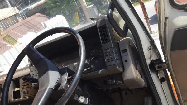 ขายด่วน รถบรรทุก 6 ล้อใหญ่ ISUZU ROCKY 175 แรง สภาพพร้ัอมใช้สุดๆ