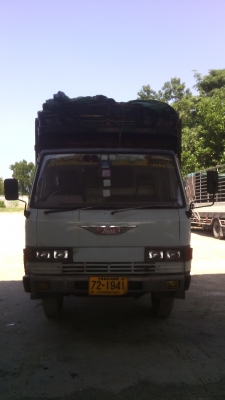 รถบรรทุก 6 ล้อ