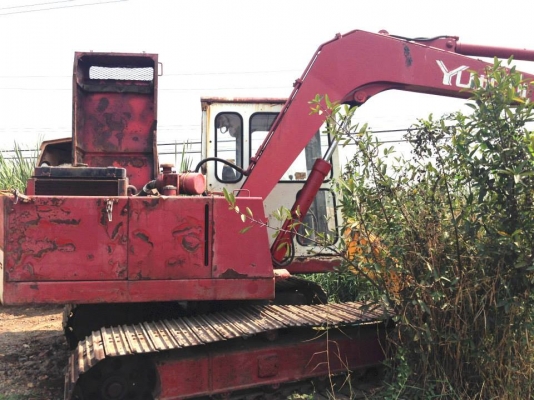 KOBELCO SK60 YUTANI (ขนาด60)  KOBELCO SK60 YUTANI YS300  SERIAL YS300-0745 ENGINE 4D30_040877 PRICE 300,000 BATH   ราคาคุยได้นะคะเจ้าของใจดี รถนำเข้าจากญี่ปุ่นไม่เคยใช้งานในไทยพร้อมใบอินวอย สภาพพร้อมลุยงาน