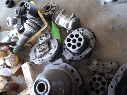 ปั้มใฮดรอลิกHITACHI300superขายรวม