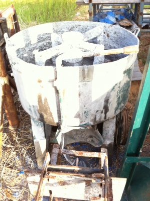 เครื่องอัดอิฐบล็อก 2 ก้อน มือ 2 ครบทั้งชุดเครื่องโม่สายพาน มอเตอ3ตัว