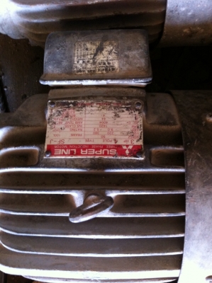 เครื่องอัดอิฐบล็อก 2 ก้อน มือ 2 ครบทั้งชุดเครื่องโม่สายพาน มอเตอ3ตัว