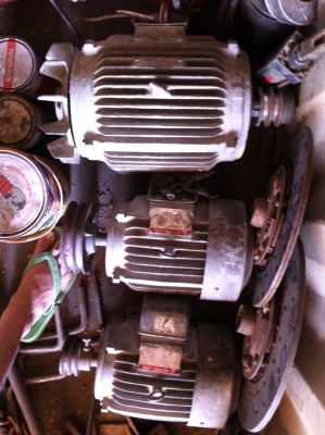 เครื่องอัดอิฐบล็อก 2 ก้อน มือ 2 ครบทั้งชุดเครื่องโม่สายพาน มอเตอ3ตัว