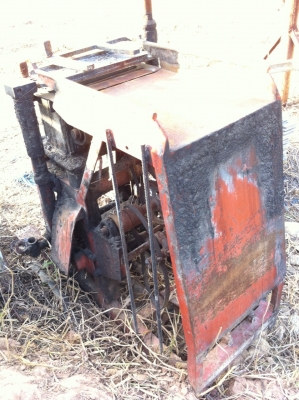 เครื่องอัดอิฐบล็อก 2 ก้อน มือ 2 ครบทั้งชุดเครื่องโม่สายพาน มอเตอ3ตัว