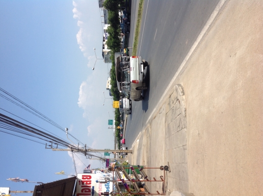 ตึกแถว4 ชั้นครึ่ง 2 คูหา ติดถนนบรมราชชนนี