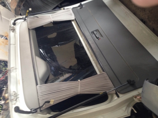 ขายฝาท้ายรถตู้ toyota Venturty