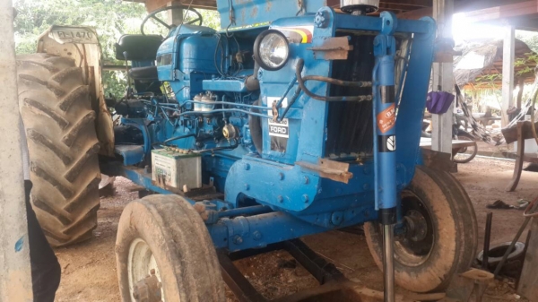 ขายด่วนรถไถ  Ford 77