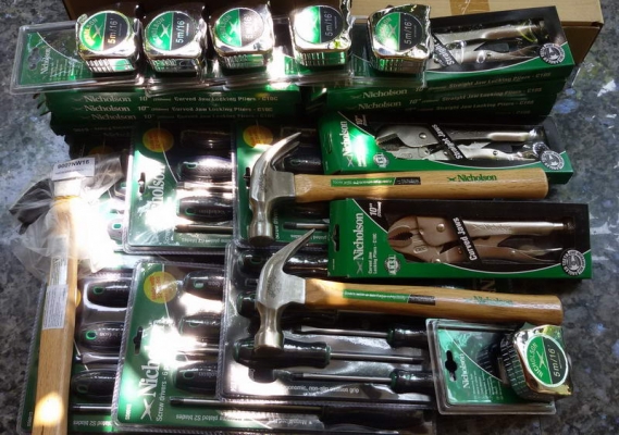 NICHOLSON ฆ้อนด้ามไม้ คีมล๊อค ตลับเมตร ไขควงชุด ถูกมากๆ