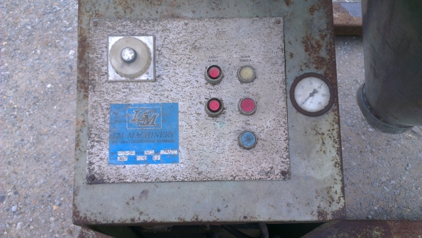 Sell> ขายเครื่องผสมอาหารลูกข่าง ลูกข่างและใบพัดเป็นสเตนเลส ขึ้นลงไฮดรอลิค สวยมาก ราคานี้หาไม่ได้อีกแล้วครับ